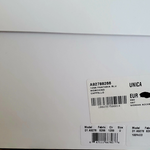 Moschino" Tony the Tiger" cap ,hat Italy,new in box adjusts unisex /tags +699 - Picture 10 of 12